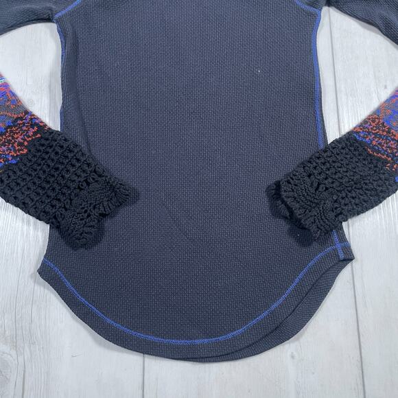 Free People Women's Small In The Mix Cuff Top Navy Blue Thermal Boho Long Sleeve - Picture 8 of 12